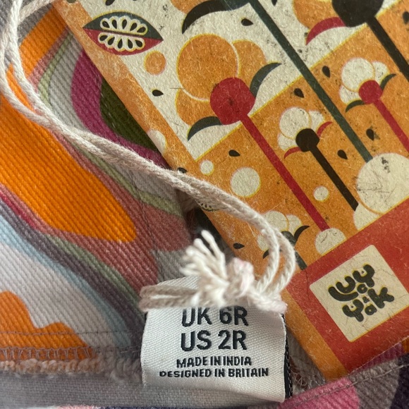 Selling this brand new Lucy & Yak L.E psychedelic pattern Easton dungarees - Picture 3 of 3
